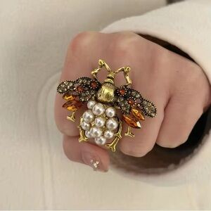 🆕 Gold Bee Brooch with Orange Crystals and Pearl Cluster